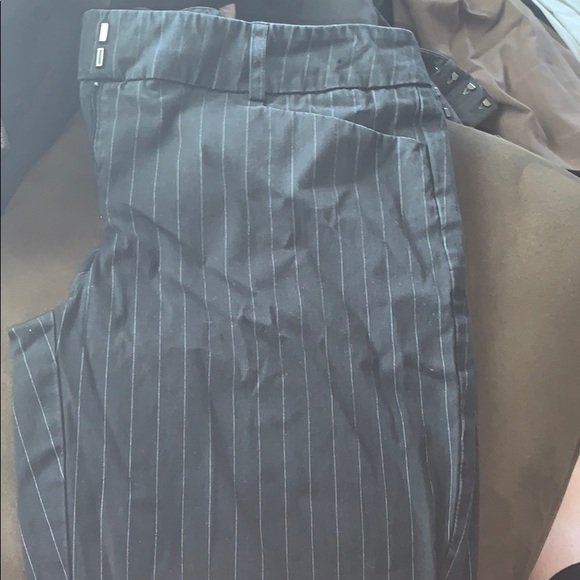 NEW YORK & COMPANY PETITE 4 STRETCH NWOT PANTS - Picture 3 of 5